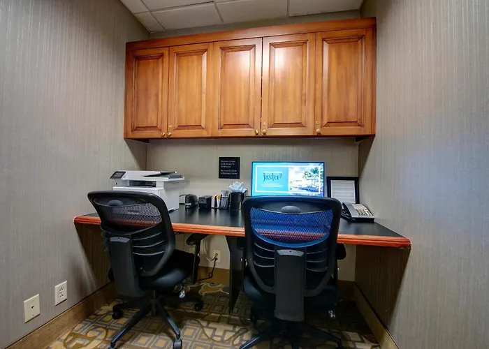 Hampton Inn & Suites By Hilton - Rockville Centre
