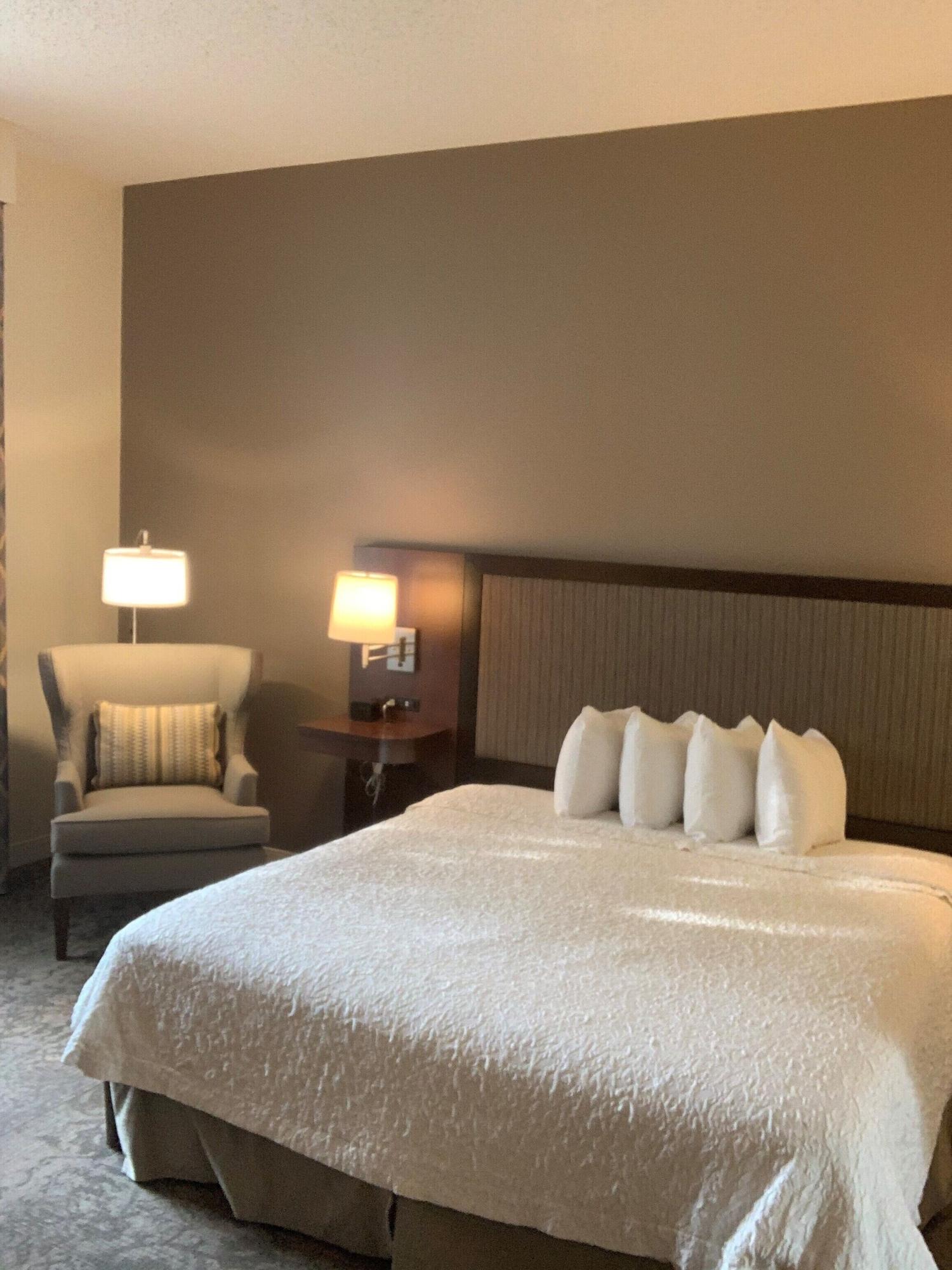 Hampton & By Hilton - Hotel Rockville Centre