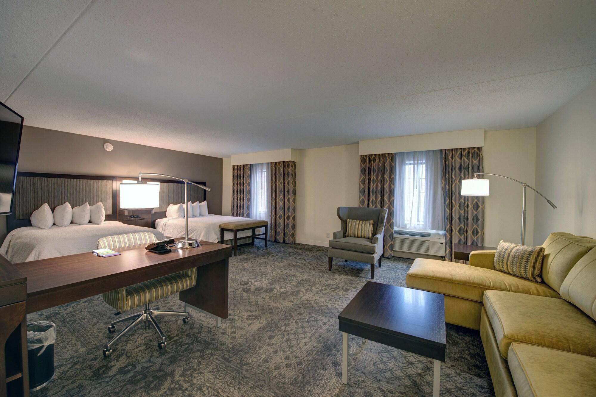 Hotel Hampton & By Hilton -