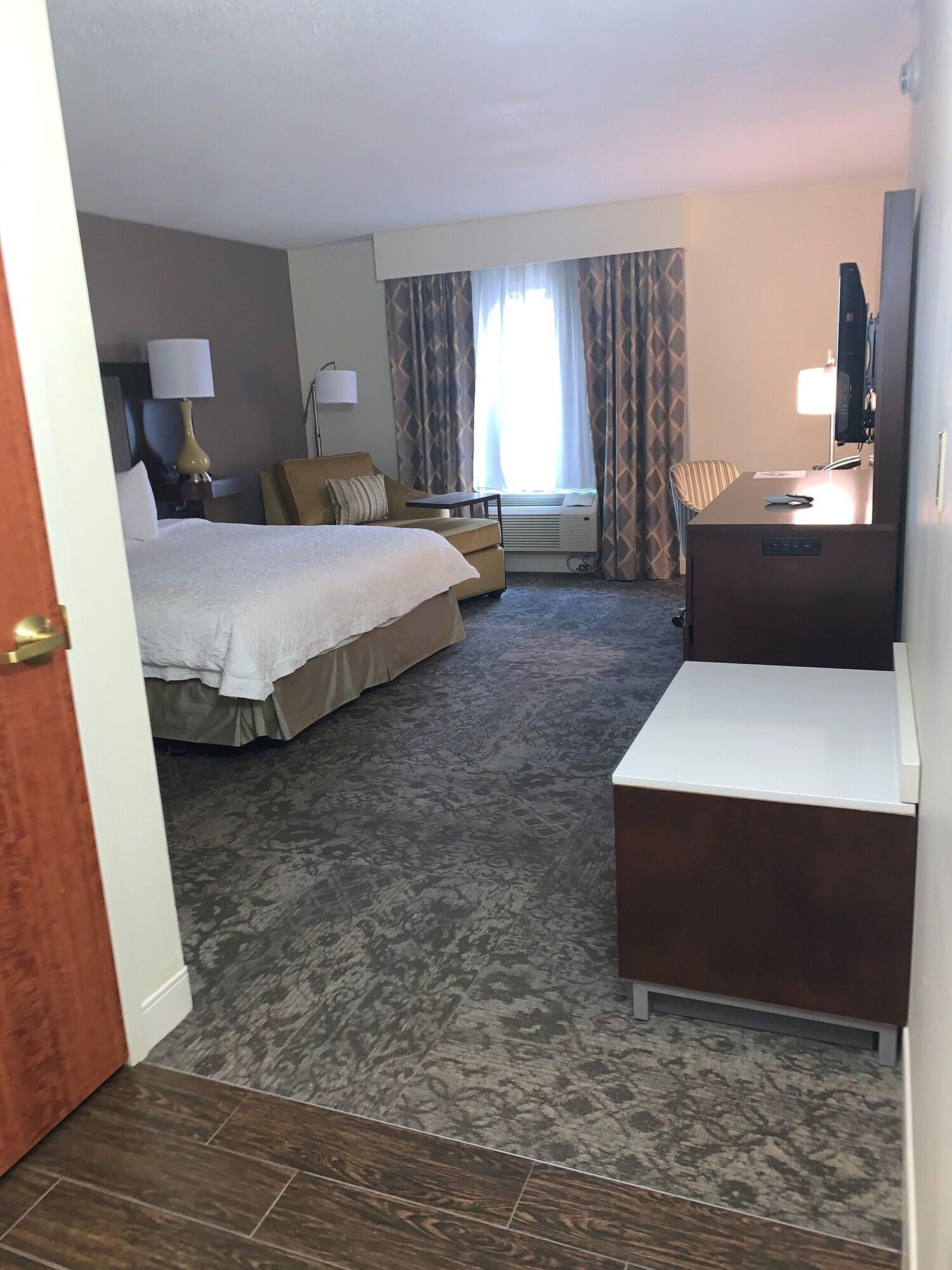 Hampton & By Hilton - 3* Rockville Centre