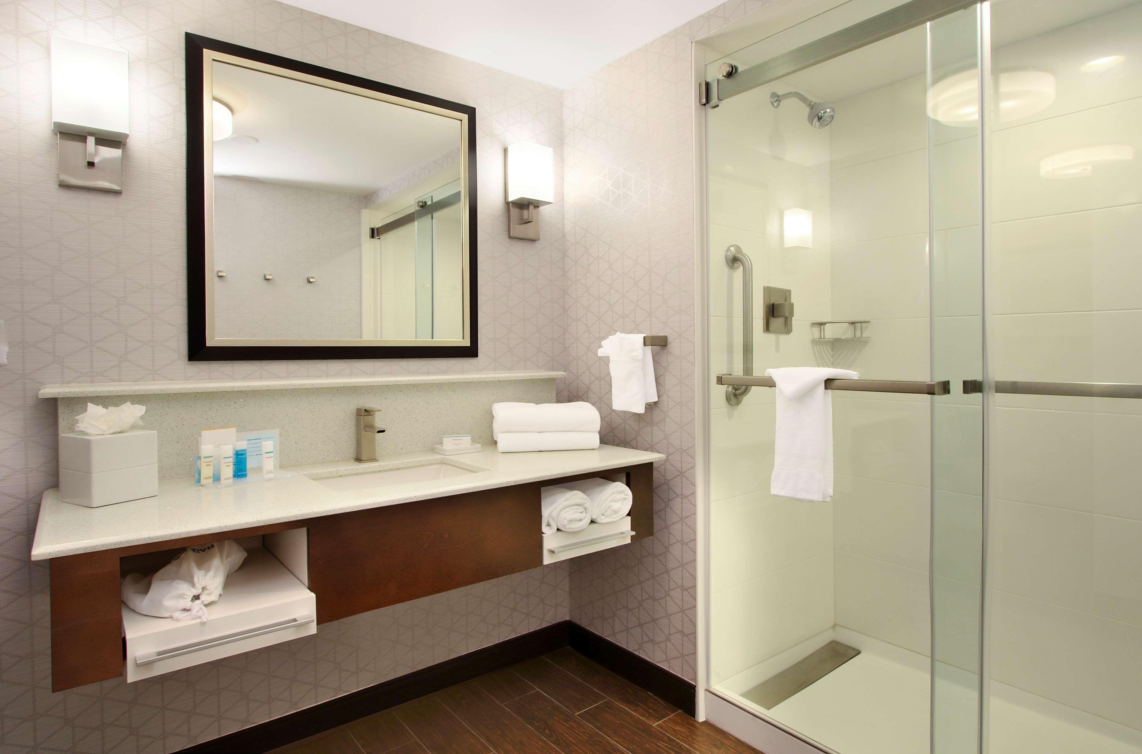 Hampton & By Hilton - 3*