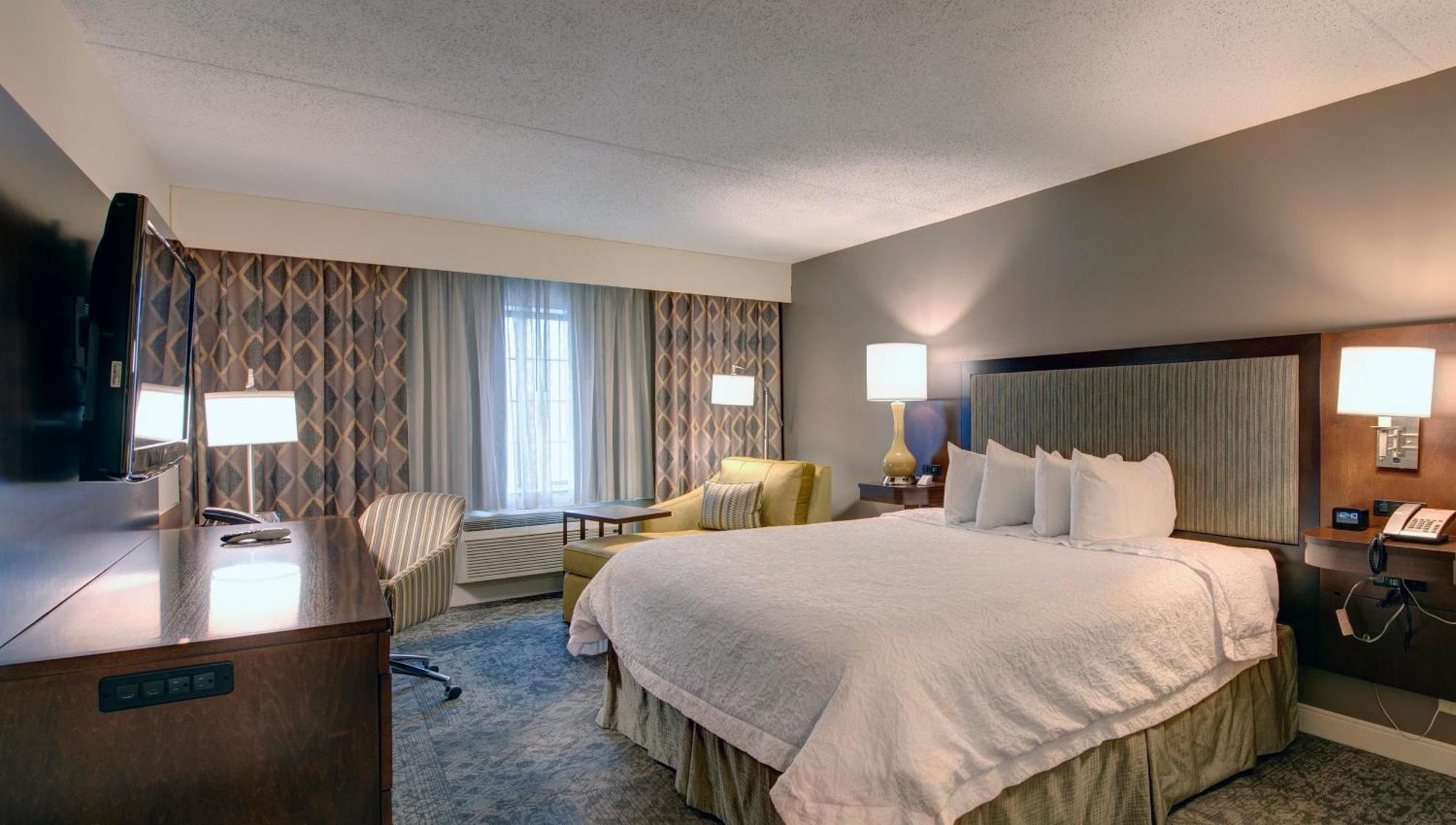 Hampton & By Hilton - Hotel