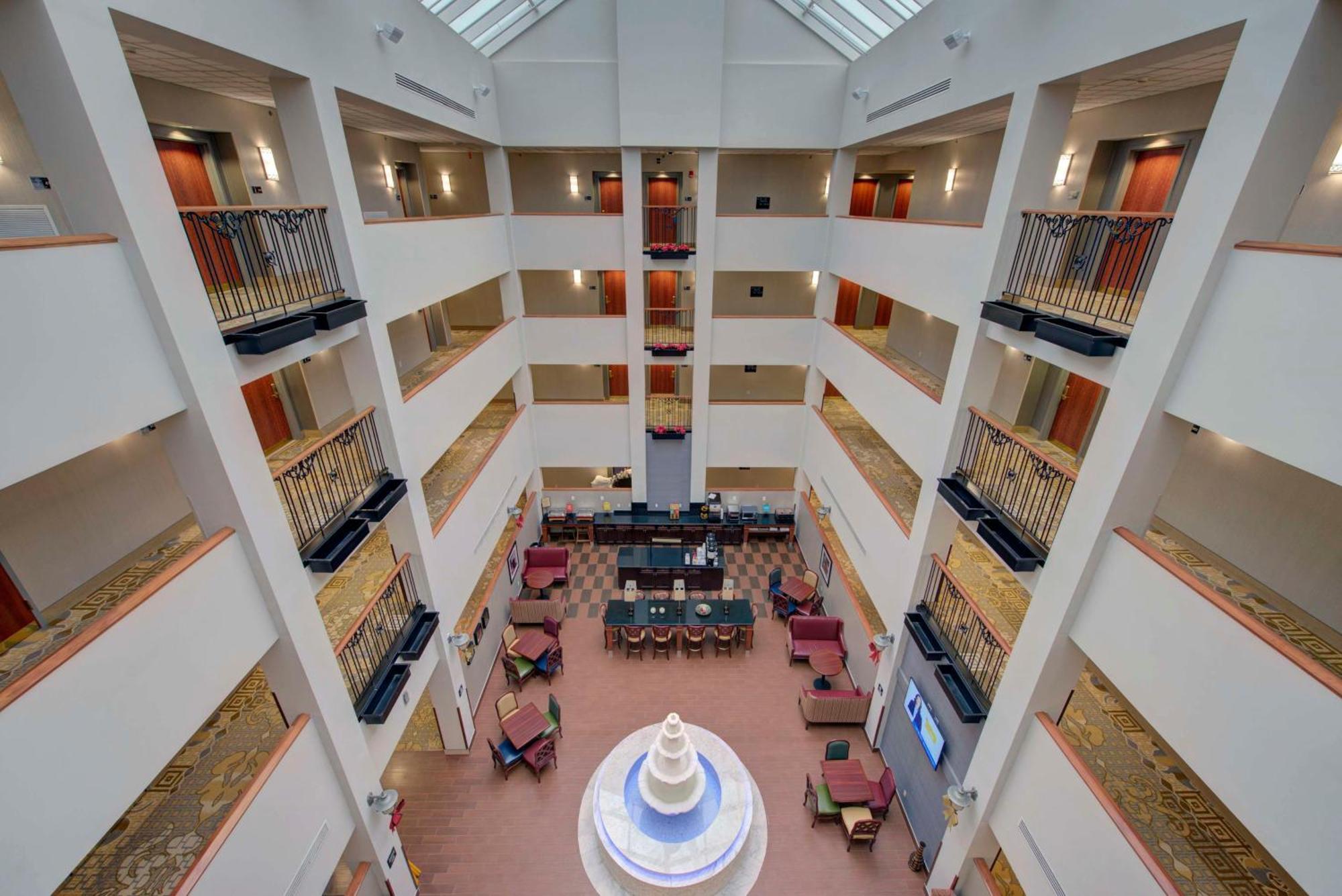 Hampton & By Hilton - 3*