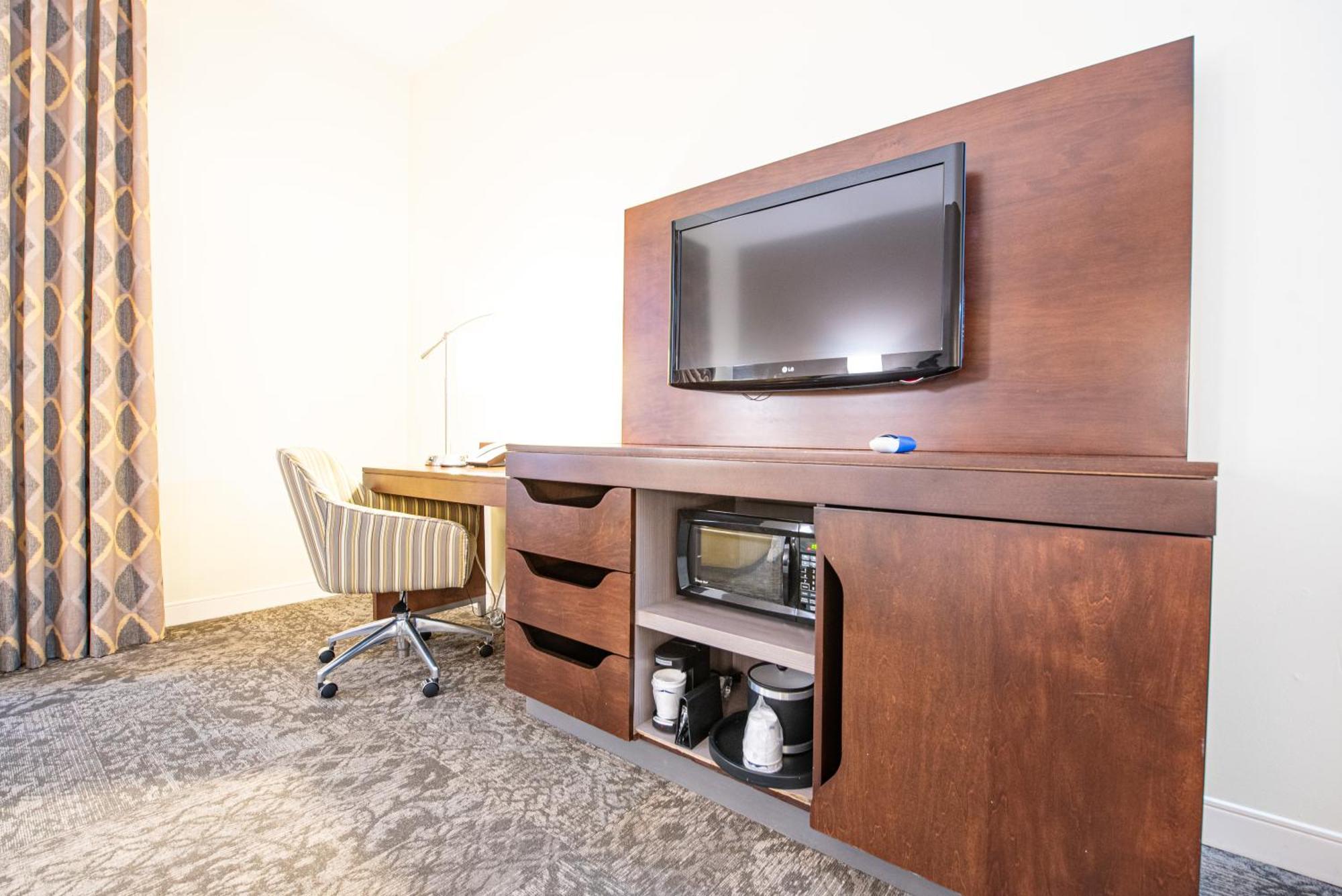 Hampton & By Hilton - Hotel
