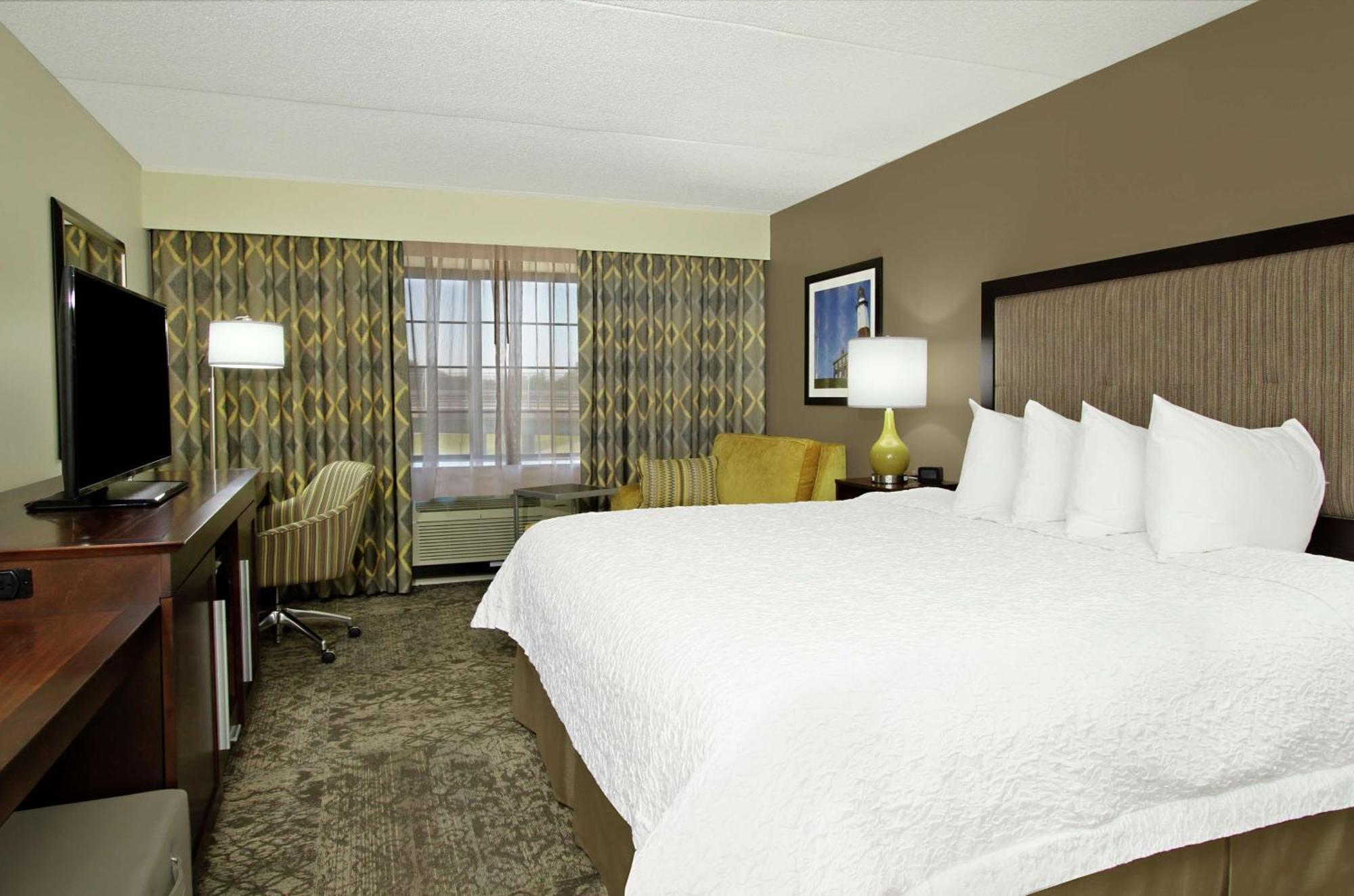 Hampton & By Hilton - 3* Rockville Centre