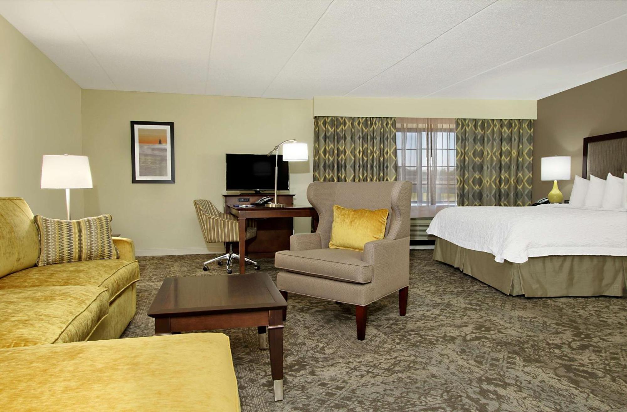 Hotel Hampton & By Hilton - 3*