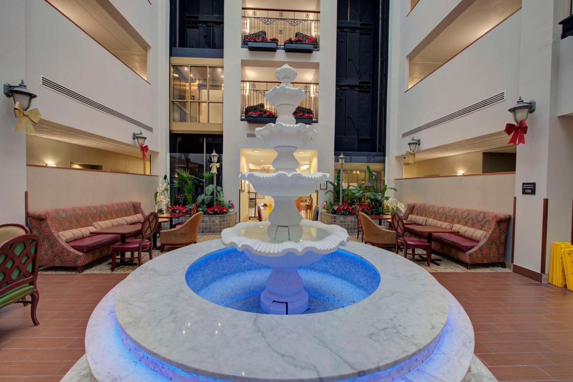 Hotel Hampton & By Hilton - 3*