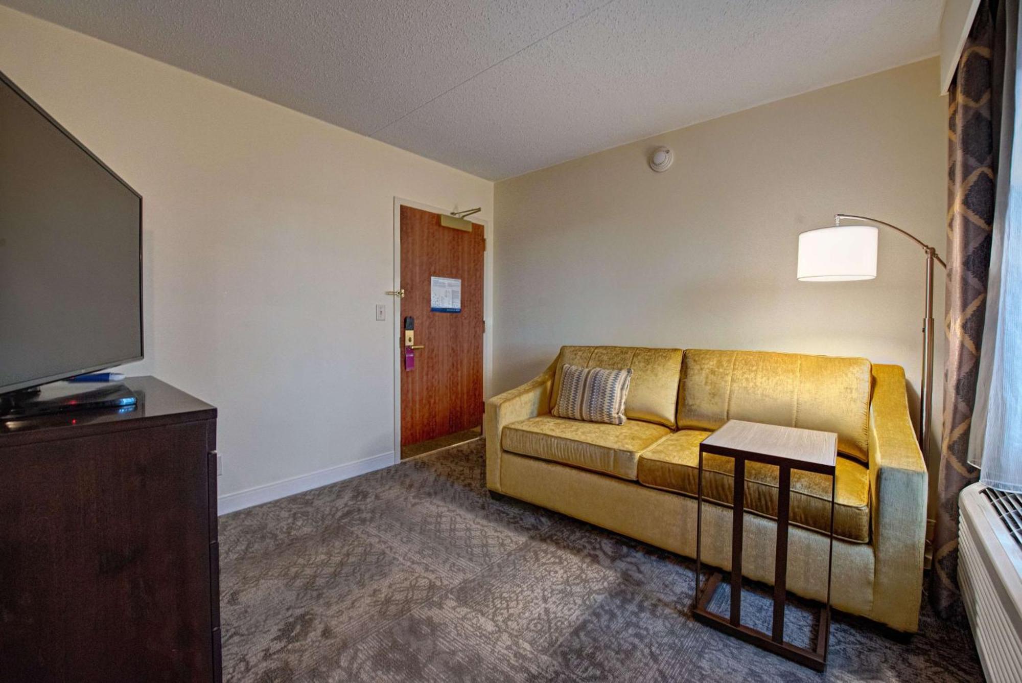 Hampton & By Hilton - 3*