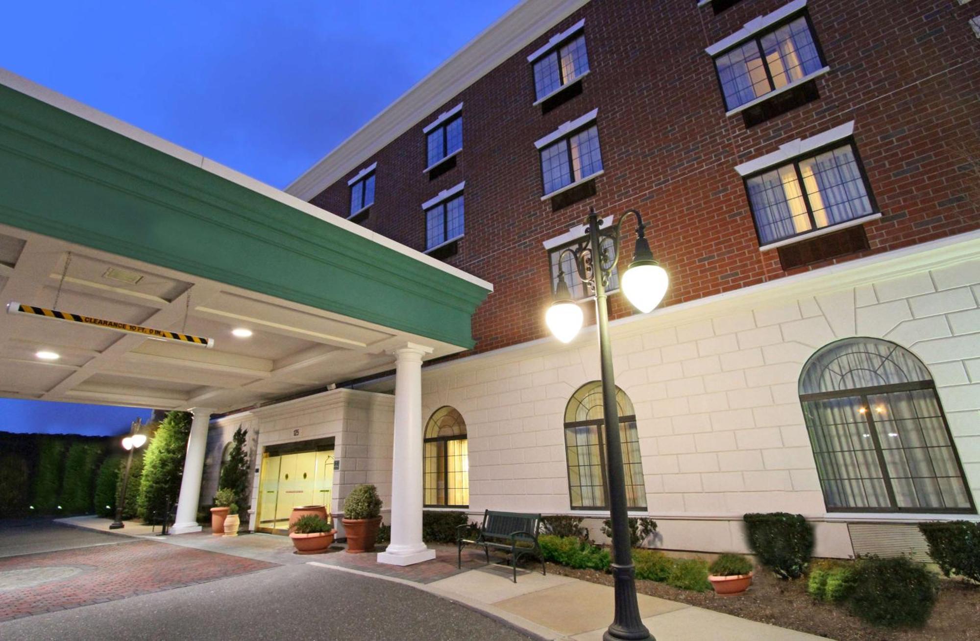 Hampton & By Hilton - Hotel 3*