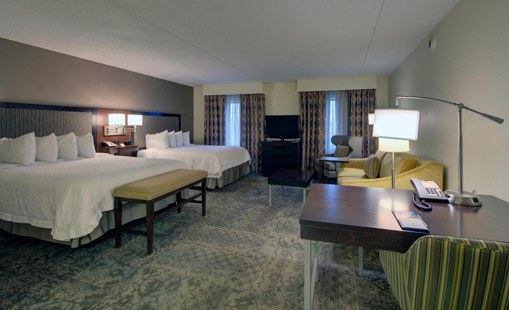 Hampton & By Hilton -