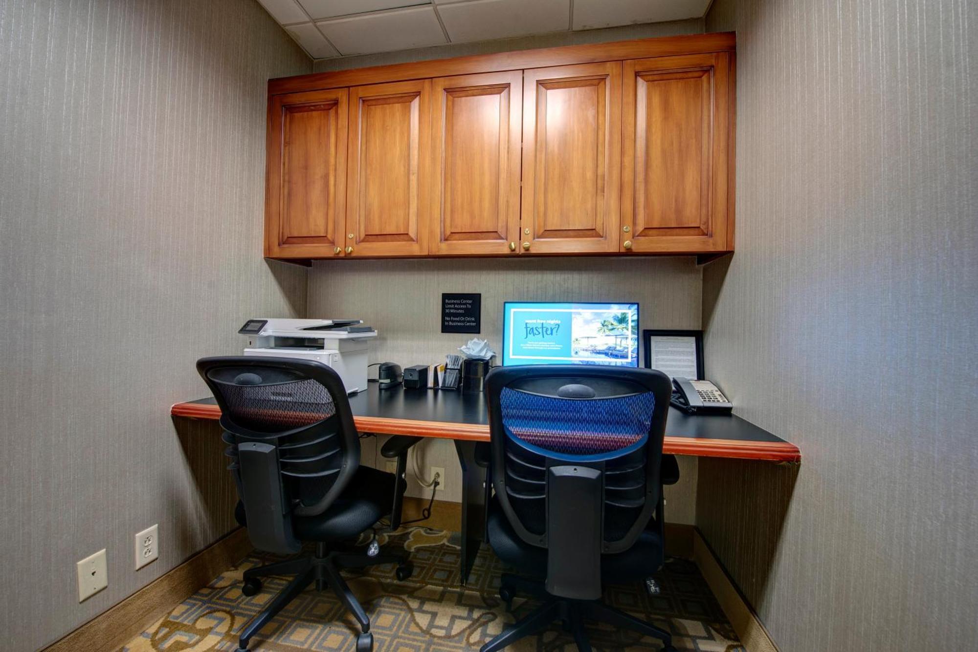 Hampton & By Hilton - Hotel