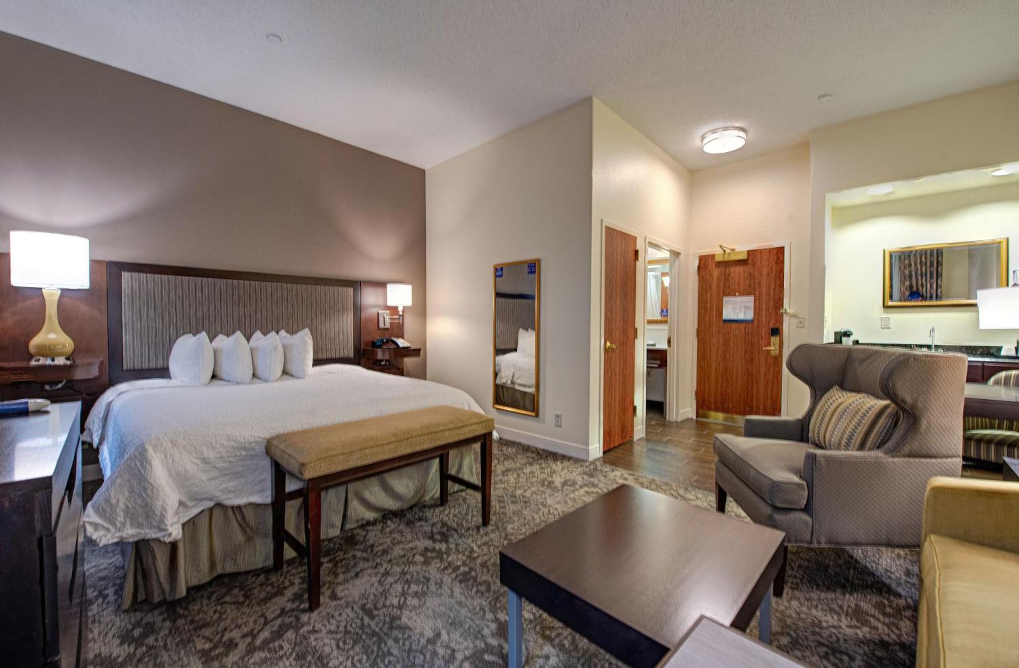 Hotel Hampton & By Hilton - 3*