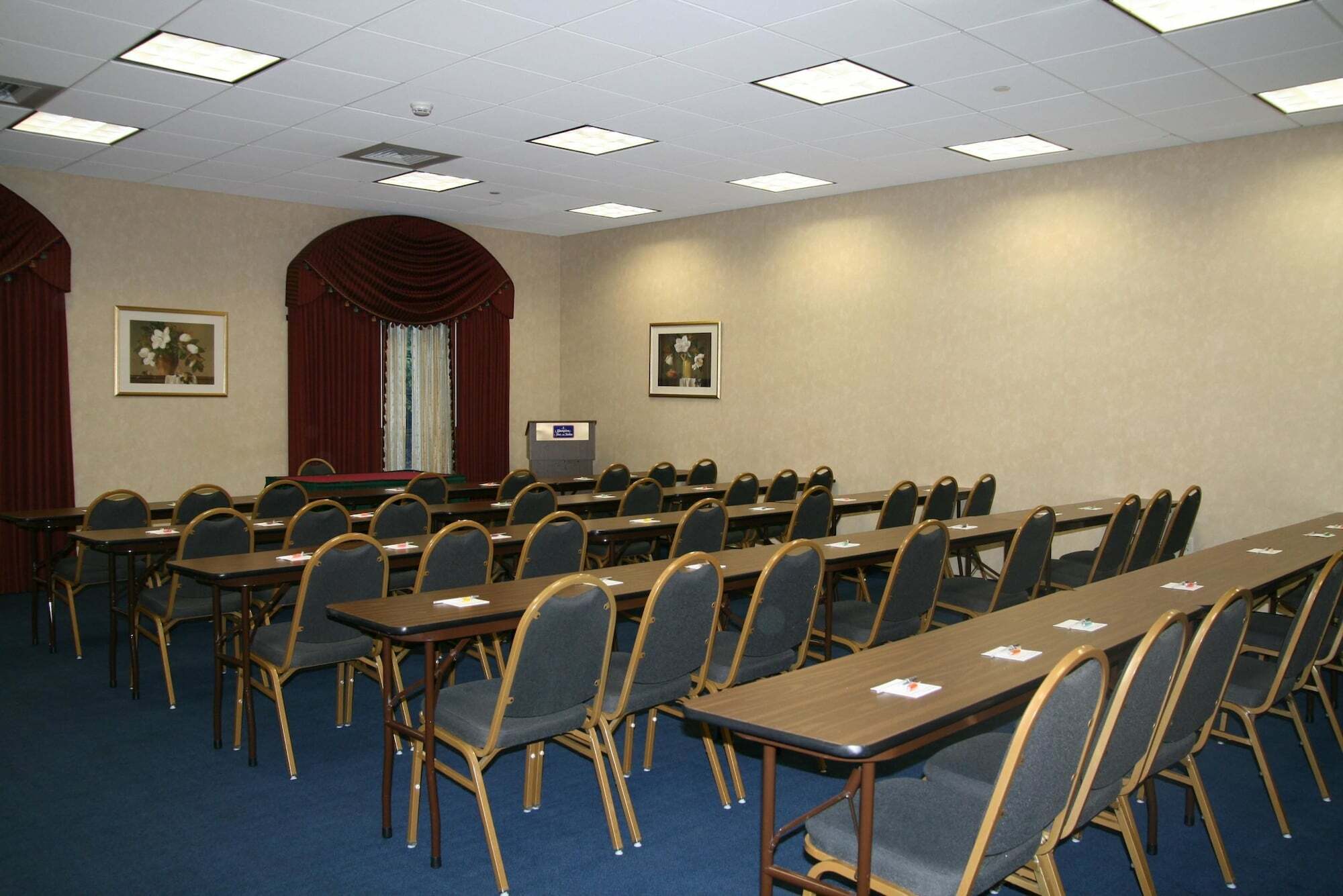Hampton & By Hilton - 3* Rockville Centre